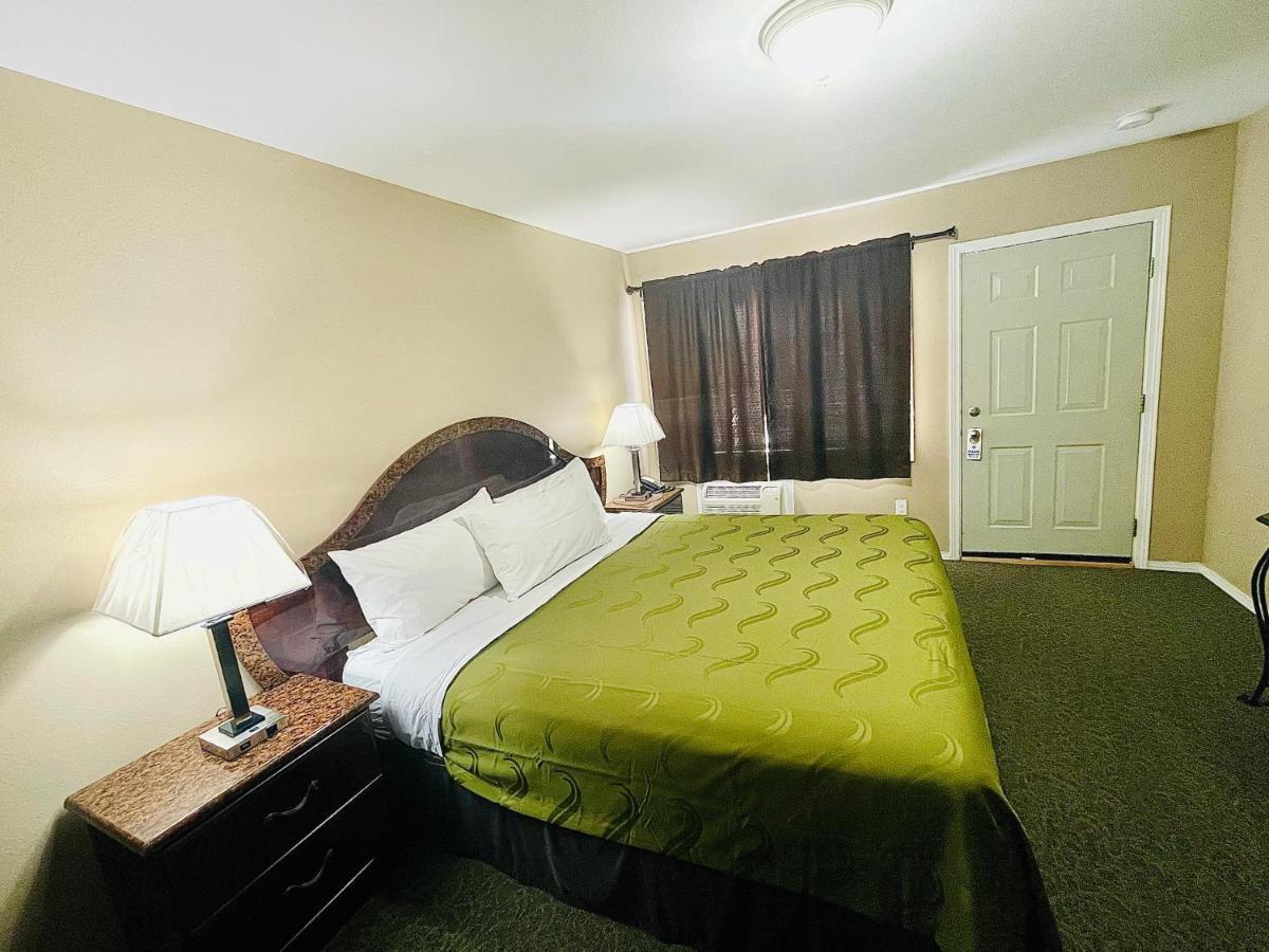 Sage N Sand Motel Moses Lake Extérieur photo