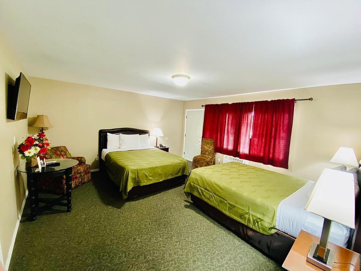 Sage N Sand Motel Moses Lake Extérieur photo