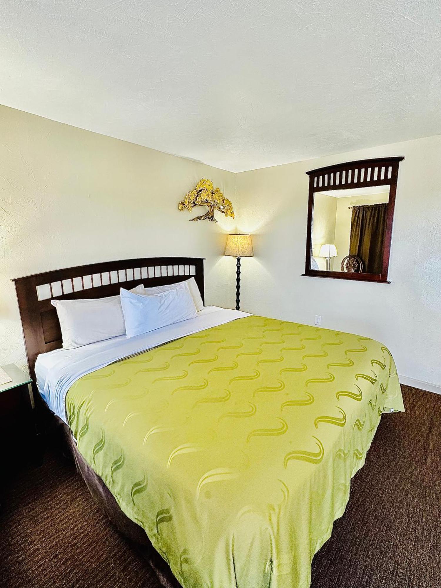 Sage N Sand Motel Moses Lake Extérieur photo