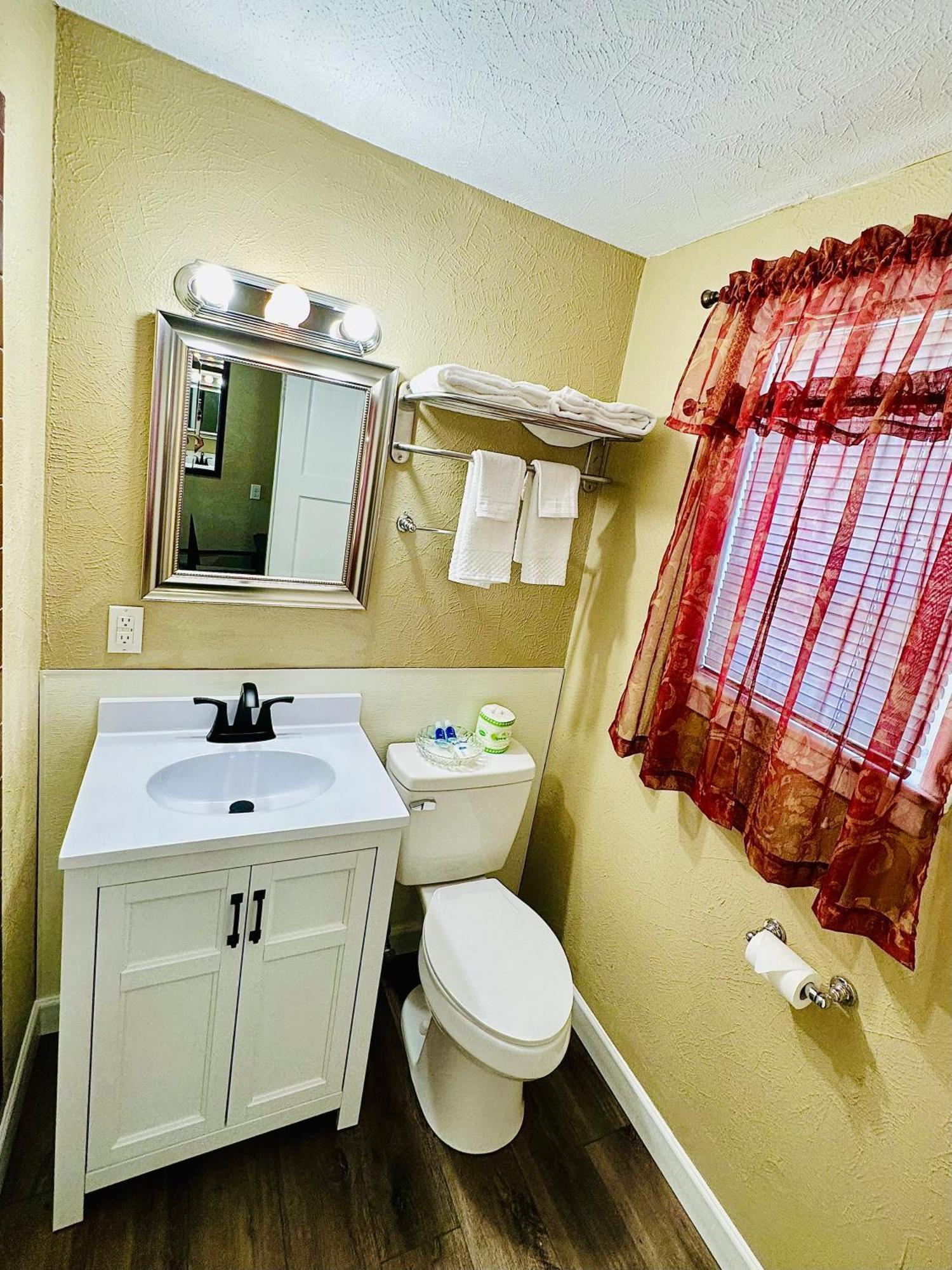 Sage N Sand Motel Moses Lake Extérieur photo